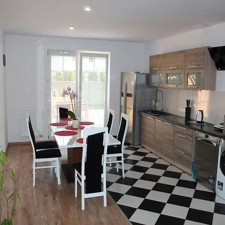 וילה Aqua Apartament *